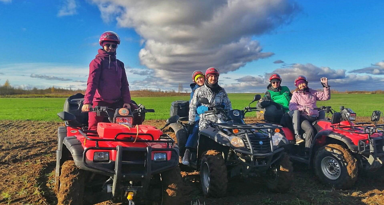 Прокат квадроциклов летом в Суздале. Сервис Ultra Подарки. Подарочный сертификат на прокат квадроциклов летом и зимой в Суздале. Закажите катание на квадроциклах недорого и наслаждайтесь активным отдыхом с друзьями. Выбирайте живописные маршруты для езды на квадроциклах. Сервис UltraPodarki.ru 8800-505-9530. Катание на квадроциклах, Прокат квадроциклов, езда на квадроцикле, прокат квадроциклов Суздаль, катание на квадроциклах Суздаль, Катание на квадроциклах летом, Катание на квадроциклах зимой, Сертификат на катание на квадроциклах 

