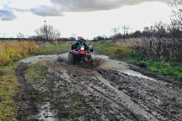 Катание на квадроциклах в Суздале. Сервис Ultra Подарки. Подарочный сертификат на катание на квадроциклах в Суздале. Закажите катание на квадроциклах недорого и наслаждайтесь активным отдыхом с друзьями. Выбирайте живописные маршруты для езды на квадроциклах. Сервис UltraPodarki.ru 8800-505-9530. Катание на квадроциклах, Прокат квадроциклов, езда на квадроцикле, прокат квадроциклов Суздаль, катание на квадроциклах Суздаль, Катание на квадроциклах зимой, Катание на квадроциклах летом, Сертификат на катание на квадроциклах 

