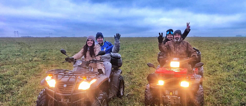 Прокат квадроциклов летом в Суздале. Сервис Ultra Подарки. Подарочный сертификат на прокат квадроциклов летом и зимой в Суздале. Закажите катание на квадроциклах недорого и наслаждайтесь активным отдыхом с друзьями. Выбирайте живописные маршруты для езды на квадроциклах. Сервис UltraPodarki.ru 8800-505-9530. Катание на квадроциклах, Прокат квадроциклов, езда на квадроцикле, прокат квадроциклов Суздаль, катание на квадроциклах Суздаль, Катание на квадроциклах летом, Катание на квадроциклах зимой, Сертификат на катание на квадроциклах 

