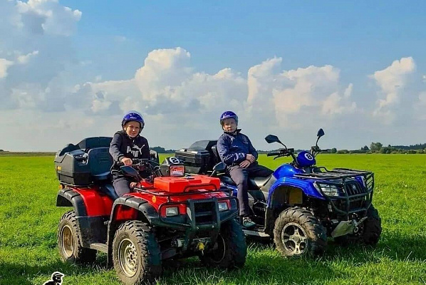 Катание на квадроциклах в Суздале. Сервис Ultra Подарки. Подарочный сертификат на катание на квадроциклах в Суздале. Закажите катание на квадроциклах недорого и наслаждайтесь активным отдыхом с друзьями. Выбирайте живописные маршруты для езды на квадроциклах. Сервис UltraPodarki.ru 8800-505-9530. Катание на квадроциклах, Прокат квадроциклов, езда на квадроцикле, прокат квадроциклов Суздаль, катание на квадроциклах Суздаль, Катание на квадроциклах зимой, Катание на квадроциклах летом, Сертификат на катание на квадроциклах 

